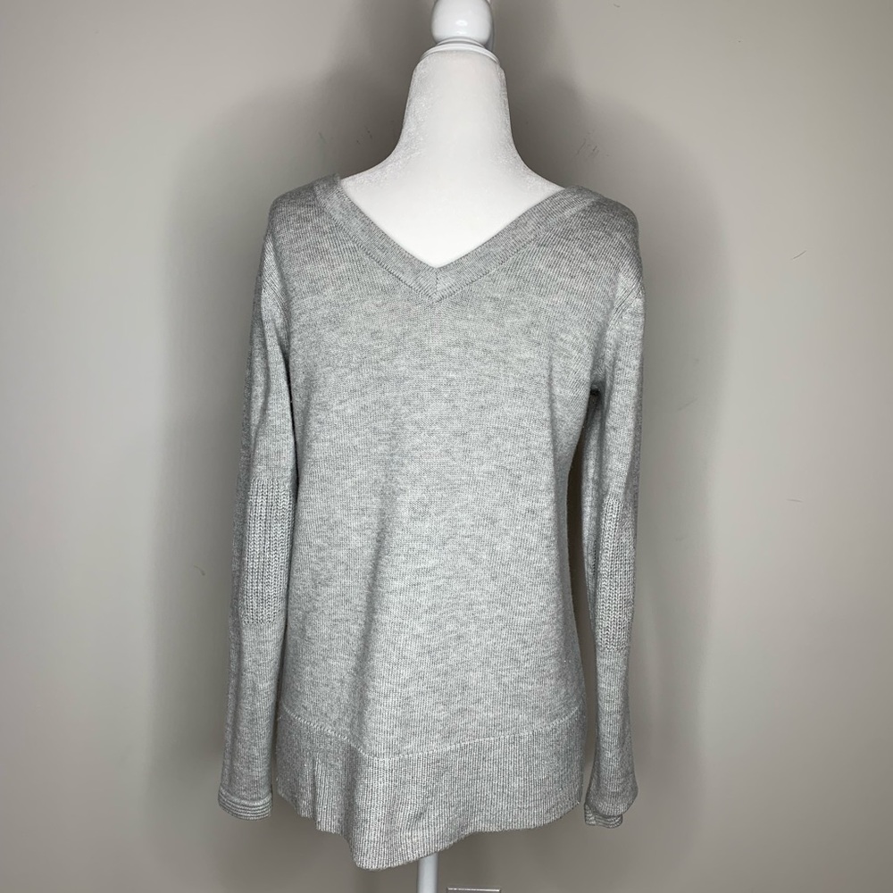 BN5 41 Hawthorn Light Gray V-Neck Sweater Classic Minimalist Wool Blend Small - Picture 4 of 8